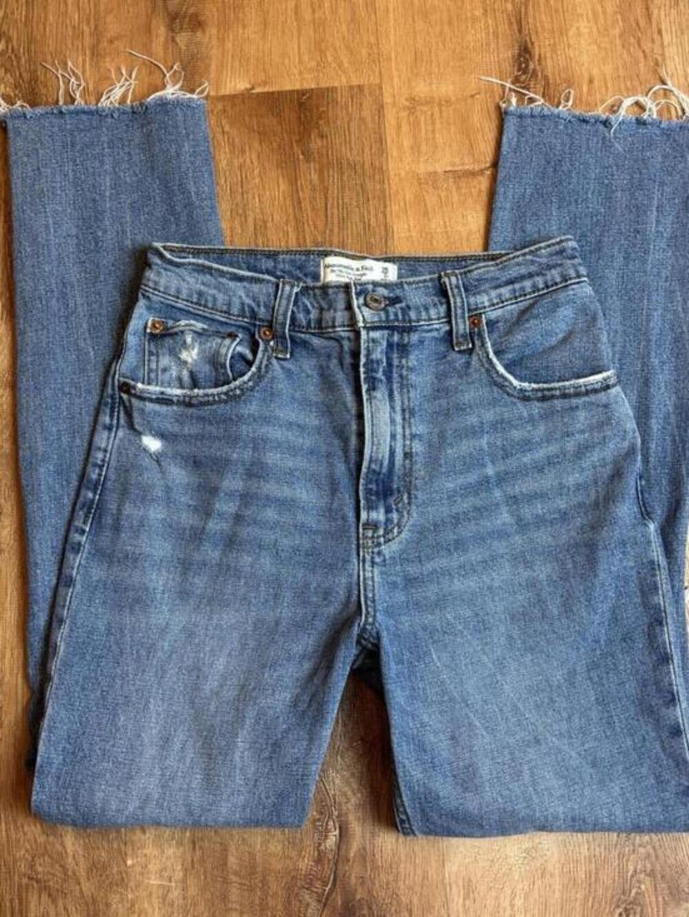 abercrombie & fitch 90s slim straight jeans  sz 26 / 2s ultra high rise